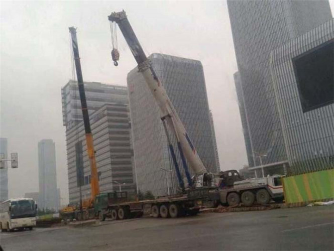 岳麓区25吨吊车能吊多重设备？