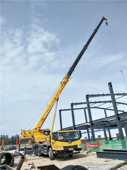 岳麓区超高层建筑钢结构吊装案例